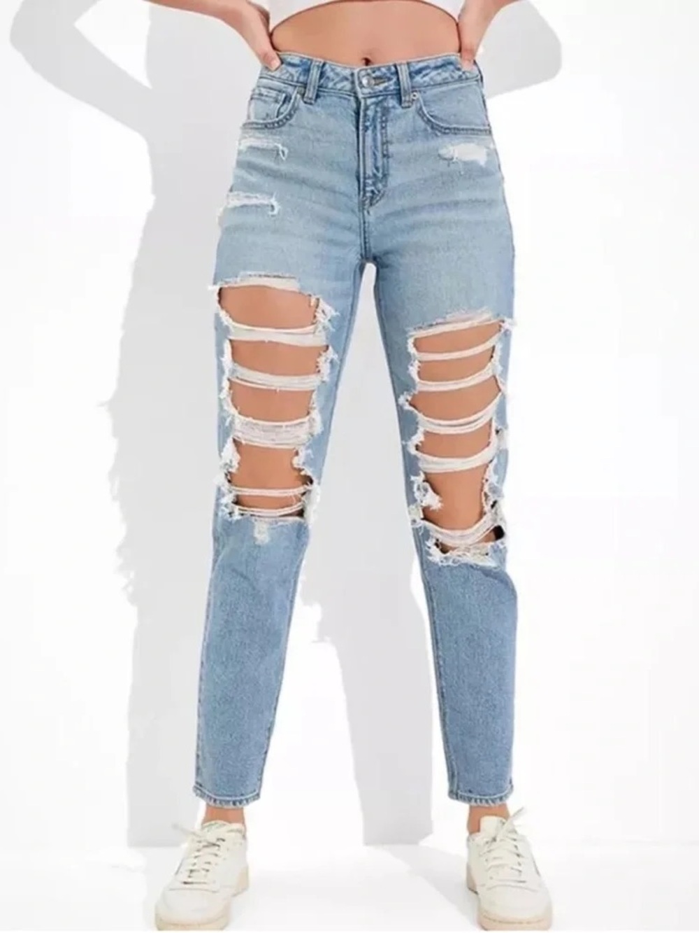 NWT American Eagle Outfitters Ripped Light Blue Boyfriend Jeans